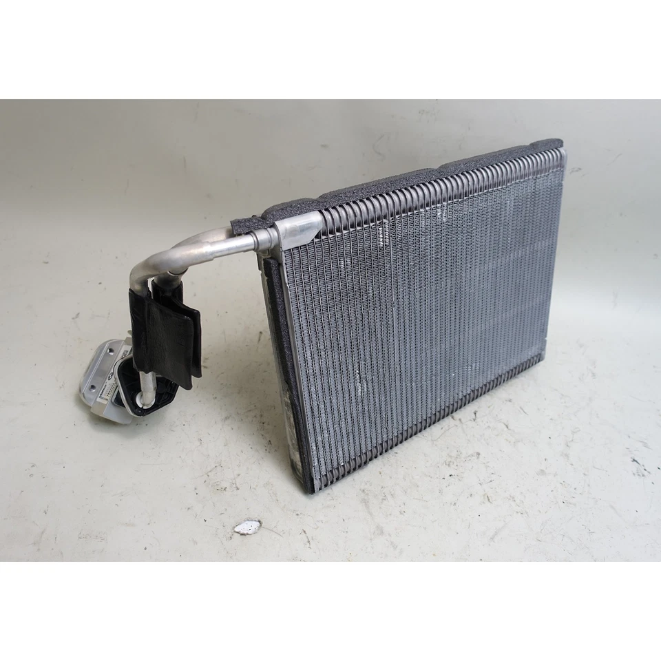 Evaporador de aire acondicionado de fábrica con válvula OEM BMW F30 serie 3 F22 12-20 Foto 3 de 4
