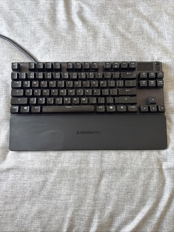 SteelSeries Apex Pro TKL 2023 Gaming Keyboard Black Wired with Wrist Rest Used