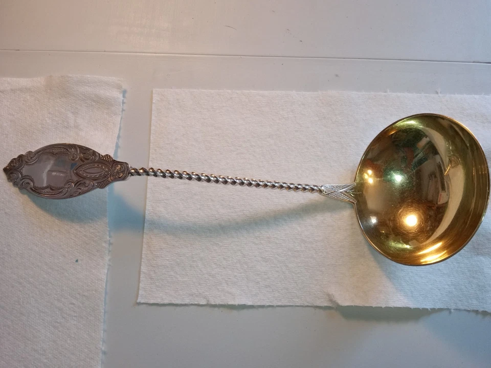 Moneda grande americana pesada muy temprana plata 13 pulgadas oro lavado cucharón con estuche. Foto 2 de 4