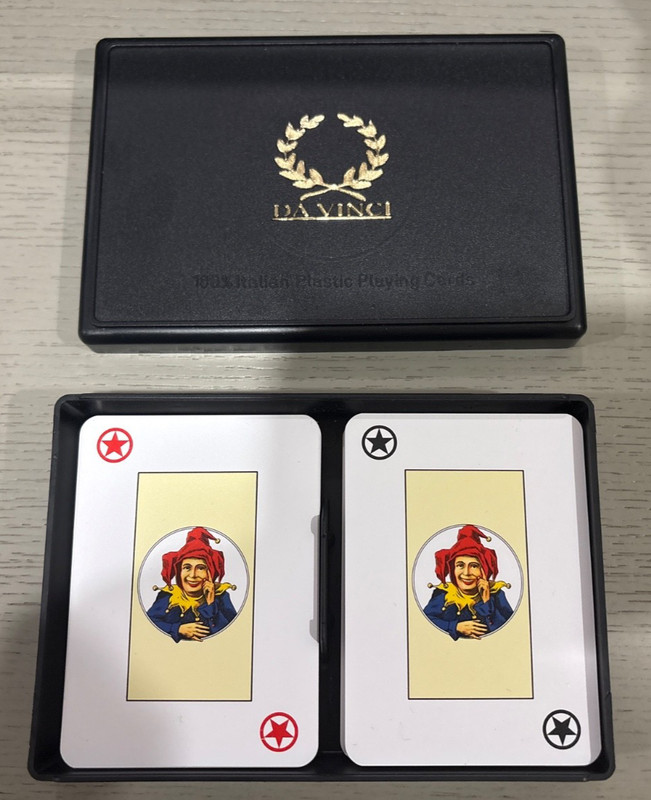 DA VINCI Plastic Playing Cards Double Deck Set W/ Case Gold Logo - Italy made