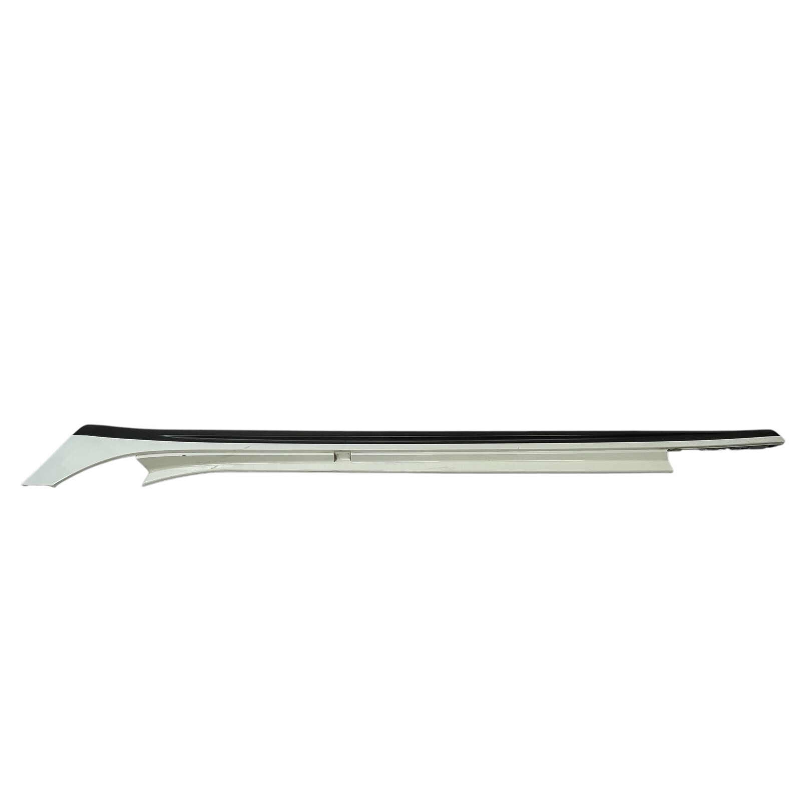 2014-17 Maserati Ghibli M157 Left driver side rocker molding panel OEM 670010789