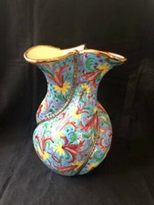 Vase Grand Coloré Tordu DERUTA Italie. Marqué Et Signé Au Fond