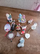 Lot of 12 Assorted Christmas Tree Ornaments.