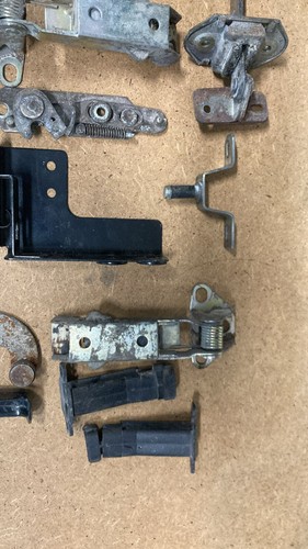Mk3 Mk4 TRANSIT REAR DOOR LATCHES / HINGES & FIXINGS (DP1) - Picture 5 of 5