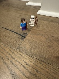 LEGO Minecraft - The Farm / Year Made: 2014 / Retired Set