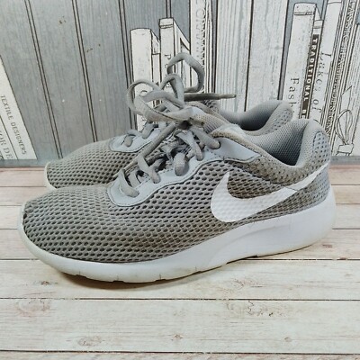 Girls Trainers Nike Tanjun Girls Shoes Nike Tanjun Trainers Wolf