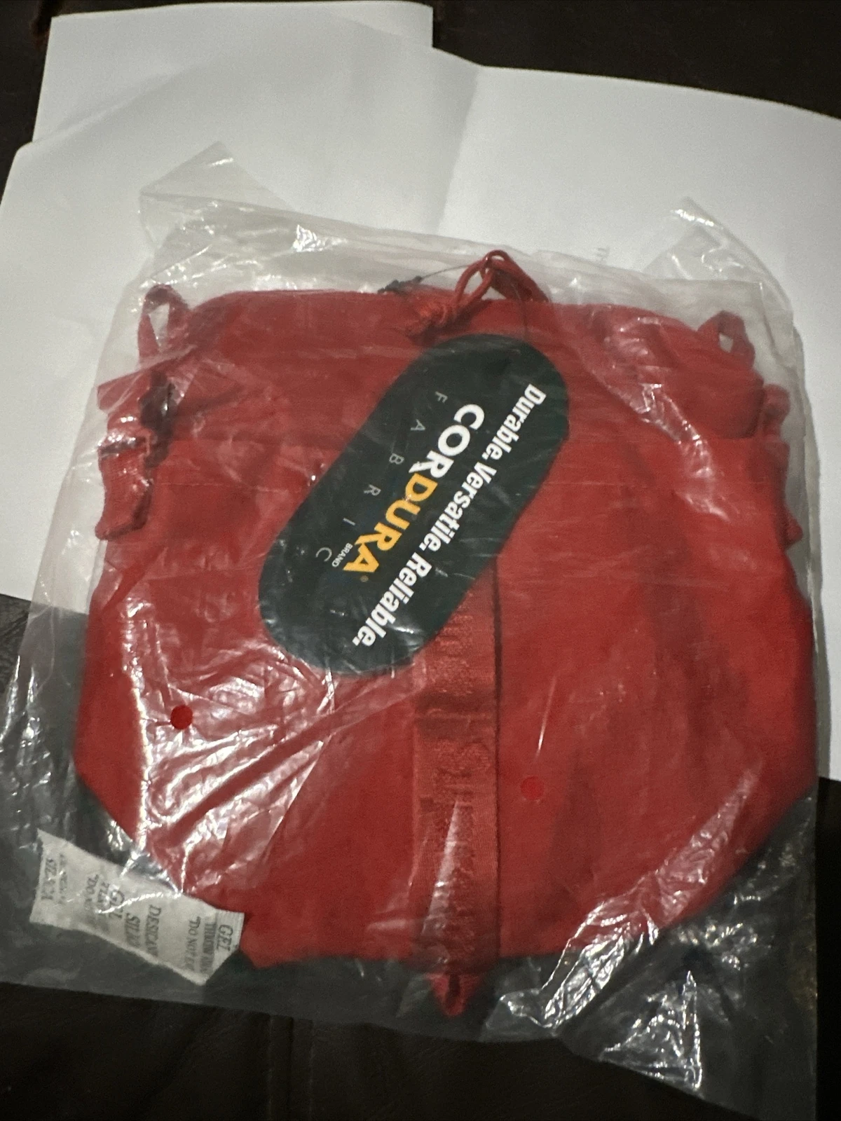 Sac à encolure Supreme rouge foncé FW20 FW20B12 Supreme New York 2020 flambant neuf 