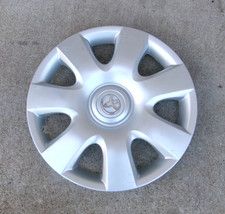 15 2002 03 04 Toyota Camry 7 Spoke Hubcap Wheel Cover 15 2002 03 04 Toyota Camry 7 Spoke Hubcap Wheel Cover