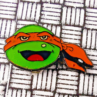 Vintage TMNT Ninja Turtle Michaelangelo Metal Pin Badge 11mm x 20mm
