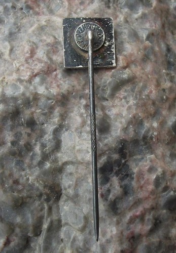 Antique Knorr Bremse AG German Engineering Vehicle Braking Systems Pin Badge - Picture 2 of 2