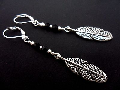 EIN PAAR TIBETISCHE SILBER FEDER OHRRINGE MIT LEVERBACK-HAKEN. NEU.. 