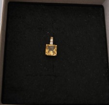 Anhänger 9 Karat Gold mit einem funkelnden Citrin- Edelstein und zwei Zirkonia