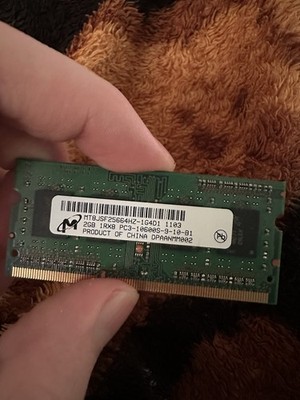 Micron 2GB DDR3 SO-DIMM PC3-10600S 1333MHz MT8JSF25664HZ-1G4D1