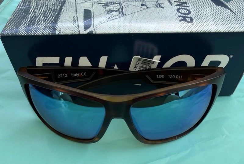 Fin-Nor Polarized Glass Lens Sunglasses.