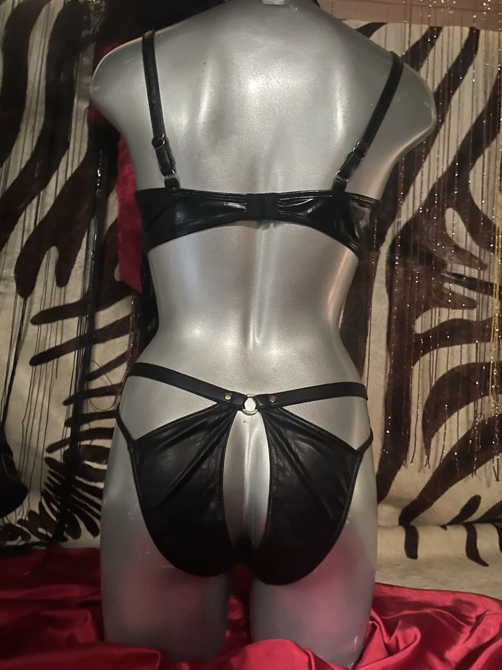 Bragas negras Honey Birdette Casey con herrajes dorados y sujetador sexy a juego🔥 Foto 2 de 3