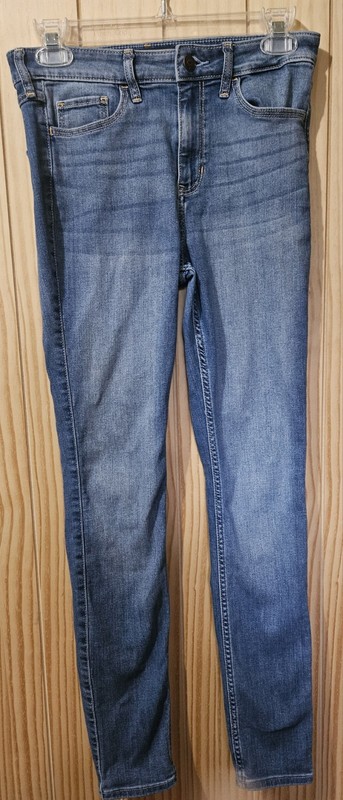 Hollister High-Rise Super Skinny Jeans 26 x 30