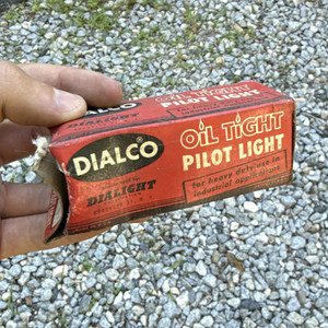 Dialco Oil Tight Pilot Light Panel Indicator Lamp 125V MPN 103-3114