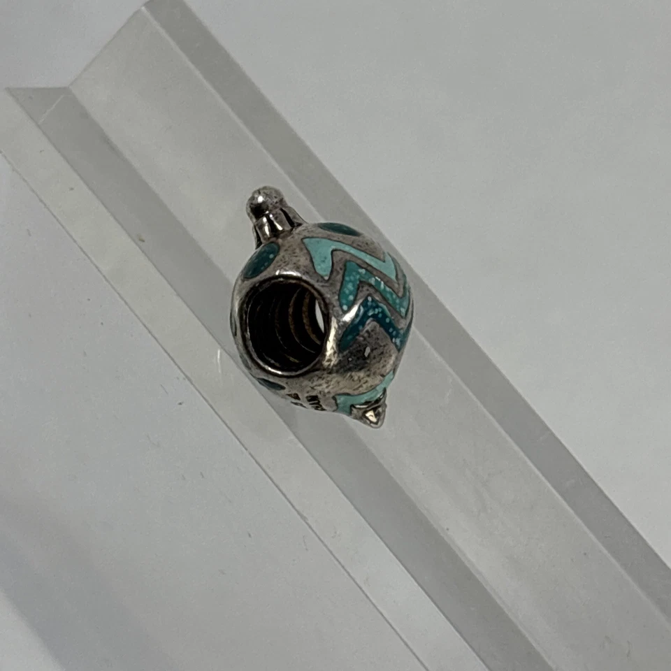 Dije de cuentas Chamilia - Adorno navideño de plata esterlina esmalte retirado Foto 2 de 3