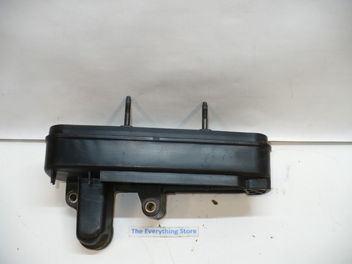 HONDA HRS21 ENGINE AIR CLEANER HOUSING #17220-ZE5-000 USED CONDITION FREE SHIP - Picture 3 of 4