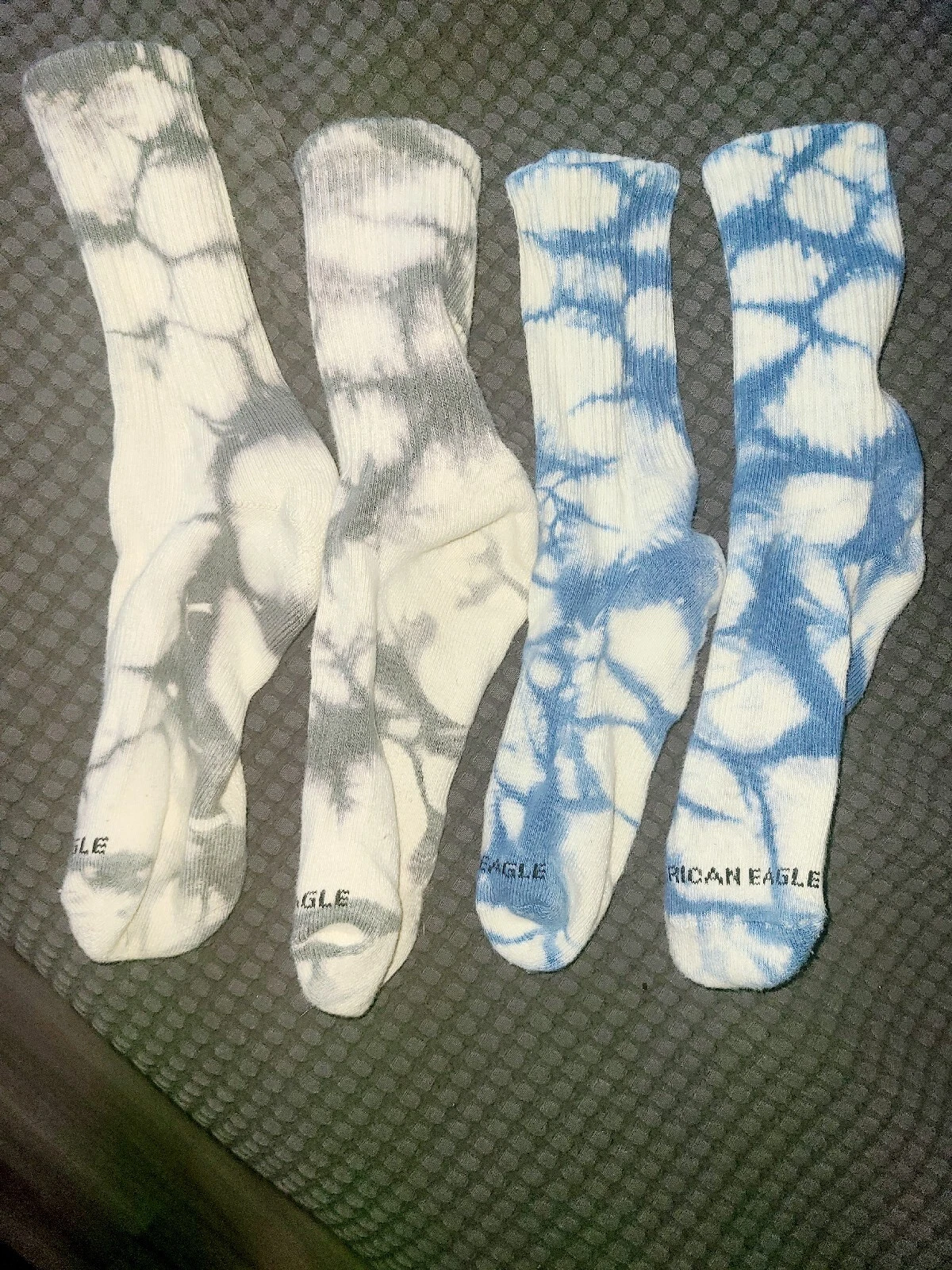 New Men's X2 AMERICAN EAGLE Cream/Blue Camo Skater CREW Socks 9-12
