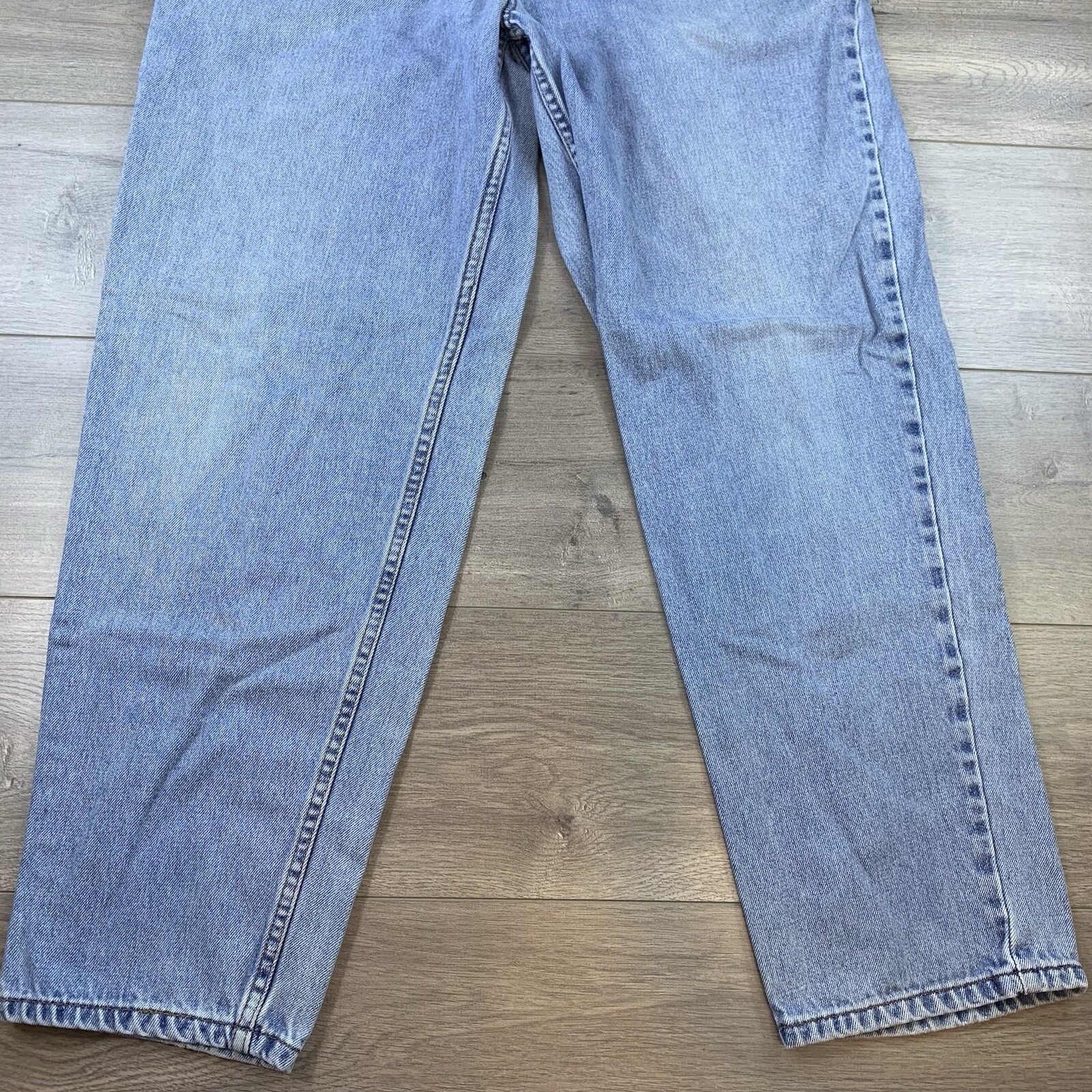 Levis 560 Jeans Mens Size 36 x 32 Comfort Fit Blue Light Wash Denim Vintage 90s thumbnail 4
