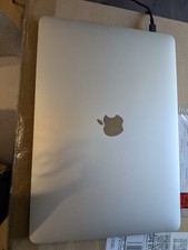 Apple MacBook Air 13.3 in (256GB SSD, Intel Core i3 10th Gen., 1.10 GHz, 8GB)...