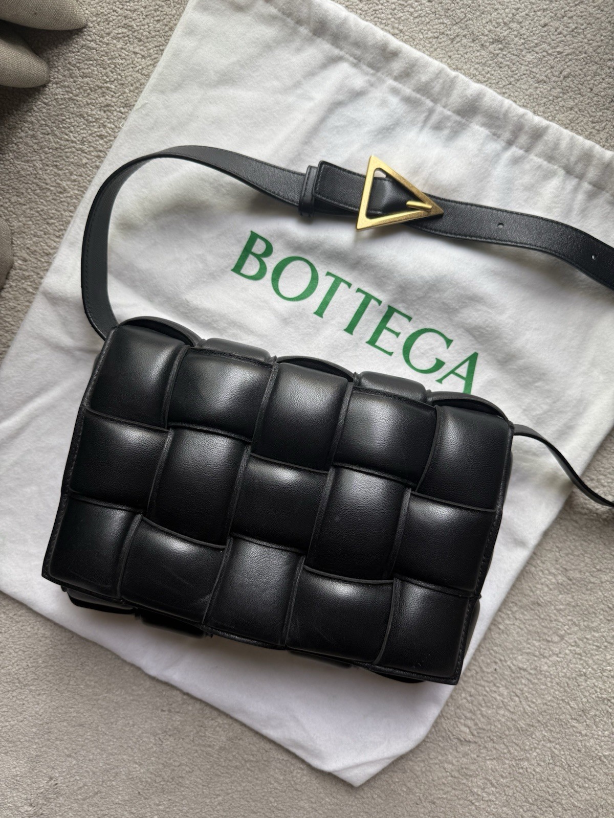 Bottega Veneta Cassette medium padded intrecciato leather shoulder bag (black)