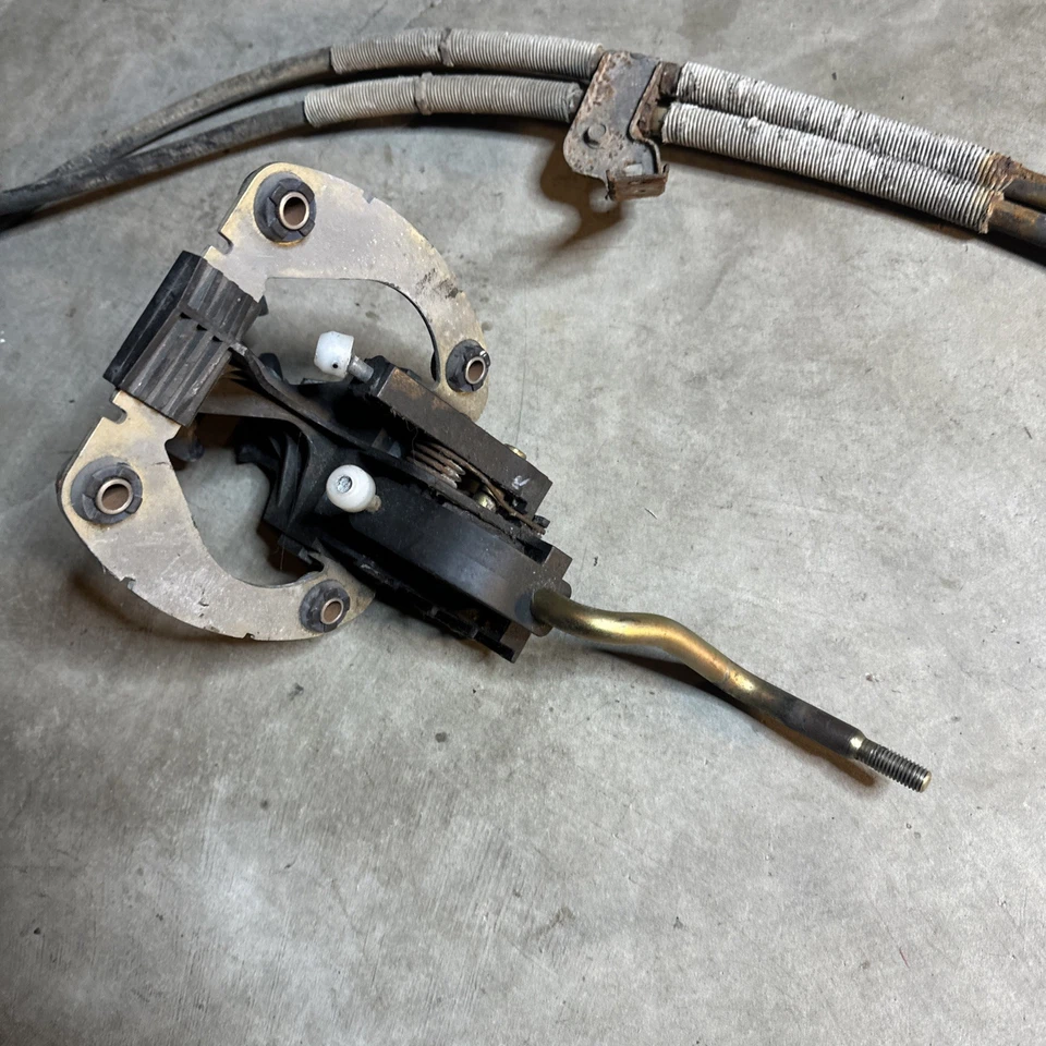 2004 HONDA CIVIC SI EP3 K20A3 2.0L OEM 5 SPEED SHIFTER BOX N CABLES ASSY #9567 - Image 3 of 4