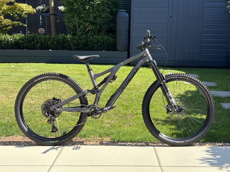 Specialized Stumpjumper Evo Alloy in Smoke Black