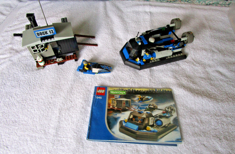 LEGO World City: Hovercraft Hideout (7045)