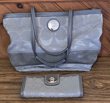 Set Coach Park Signature Trifold Large Silver Gray Wallet Purse Tote Bag