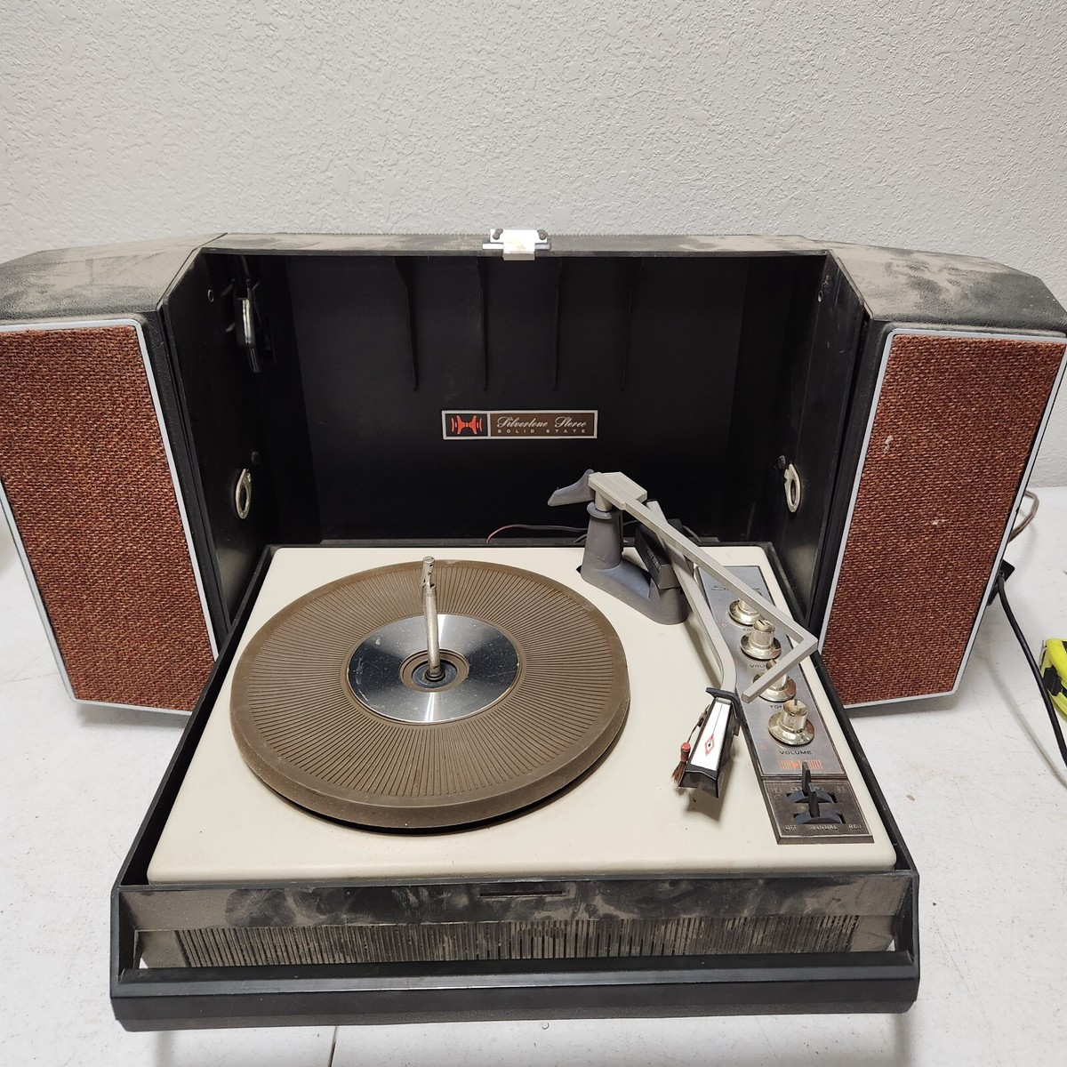 SEARS SILVERTONE STEREO PORTABLE PHONOGRAPH RECORD PLAYER