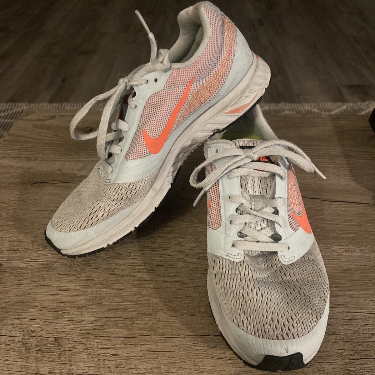 Nike Women s Size 7 Zoom Fly 2 Running Jogging Athletic Shoes