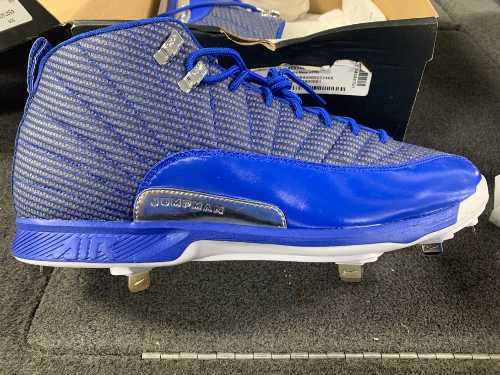 jordan retro baseball cleats