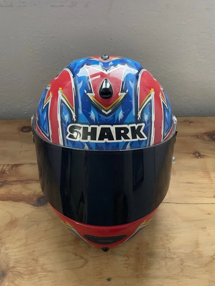 Shark Carl Fogarty Foggy 1998 World Superbike Vintage Replica Motorcycle Helmet - Image 2 of 4