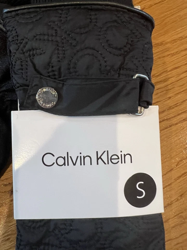 Guantes para mujer Calvin Klein CK negros acolchados con logotipo talla pequeña nuevos con etiquetas  Foto 4 de 4