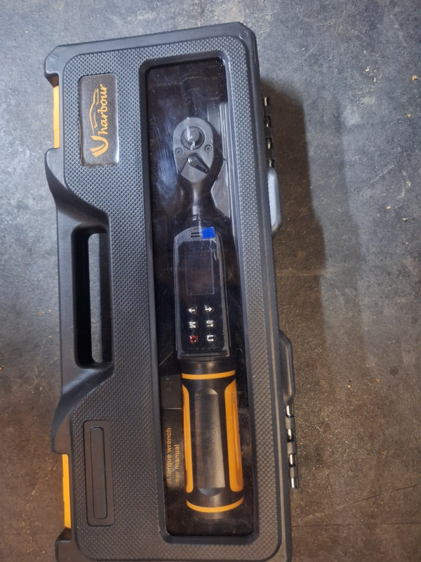 Vevor XT-101 Electronic Ratcheting Torque Wrench 3/8in Drive Reversible
