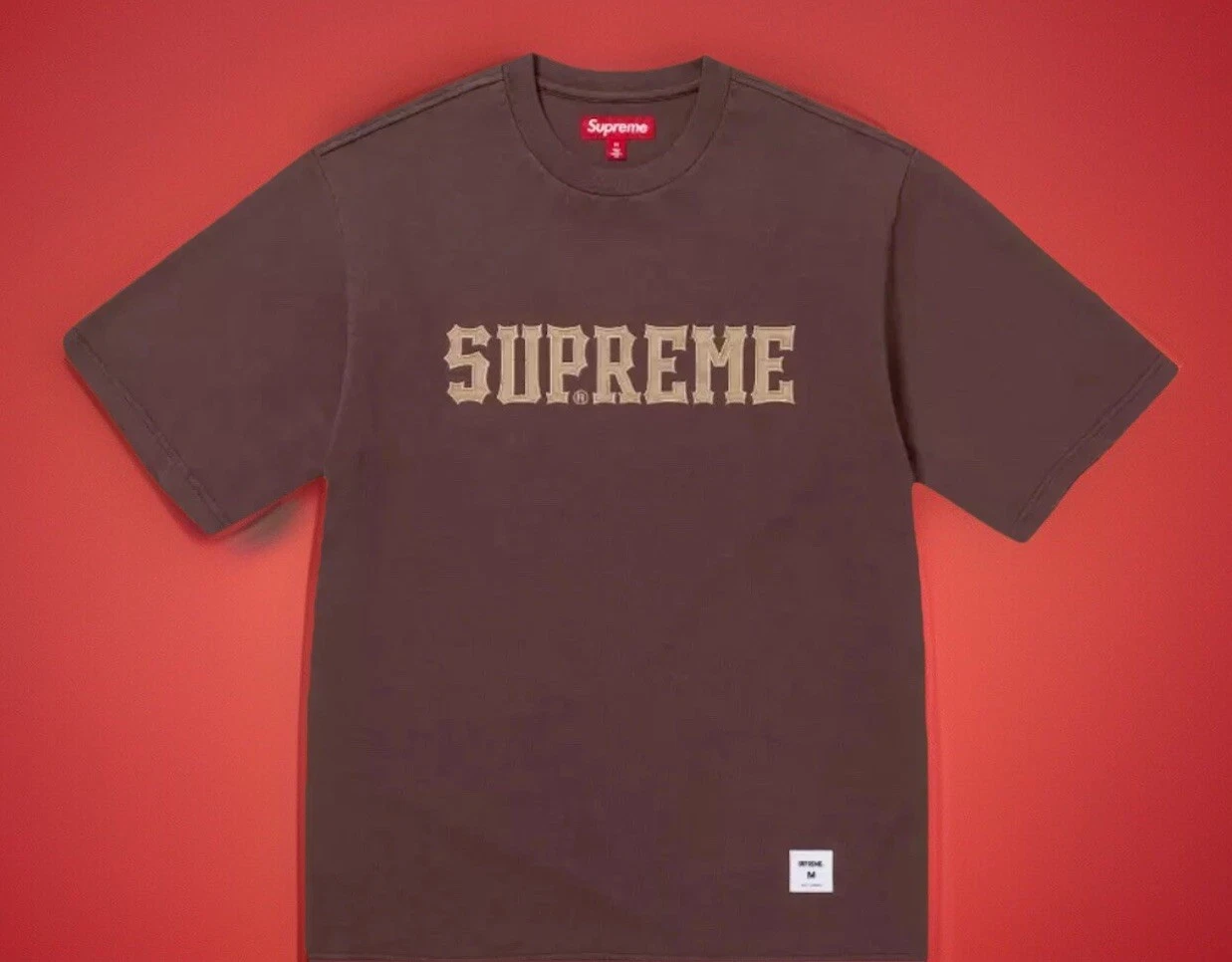Haut logo SUPREME Twill Applique S/S • T shirt jersey • Marron • Medium • Neuf