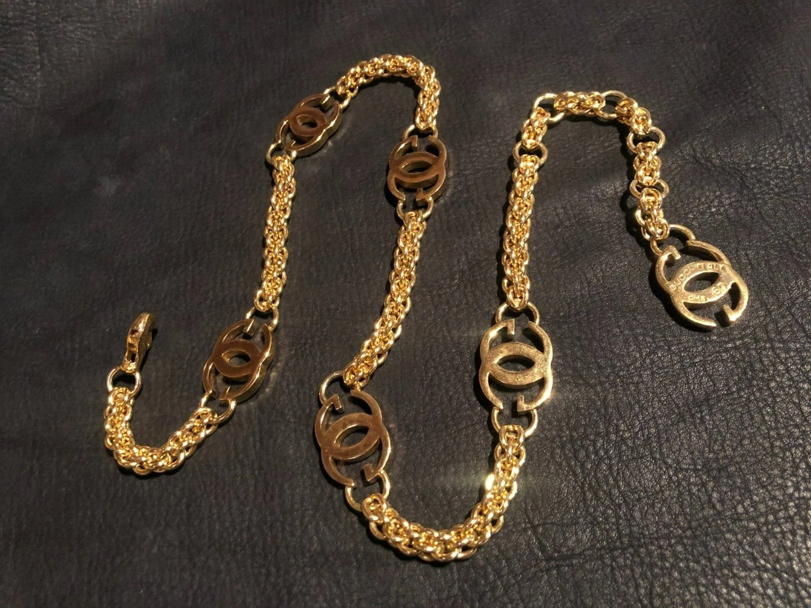 Collier Chaîne Pendentif Gucci Logo AUTHENTIQUE Vintage Rare GG Ceinture Or 75cm F/S G51