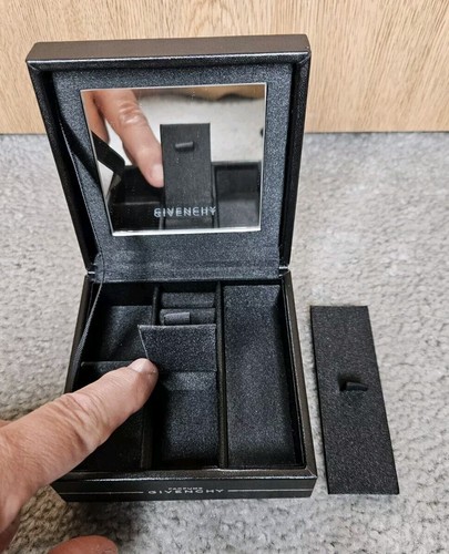 Givenchy Small Travel Jewelry Box Trinkets Pre-owned - Picture 2 of 7