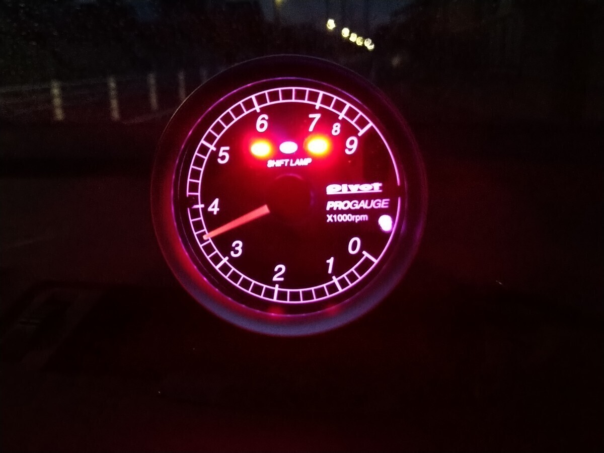 Pivot Pro Gauge PT6-Lシフトランプ付き Pivot Pro Gauge PT6-Lシフトランプ付き タコメーター PROGAUGE