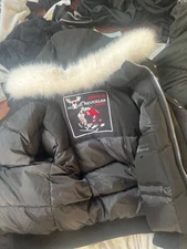 moose knuckles men medium black jacket with white fur on the top
