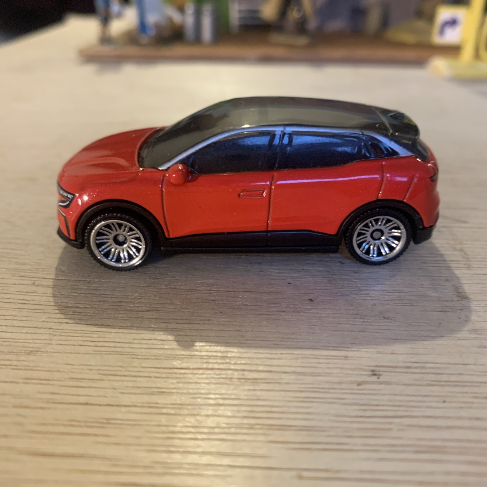 Matchbox- 2022 RENAULT MEGANE RED 1.8 6 SPEED 1:64 SCALE