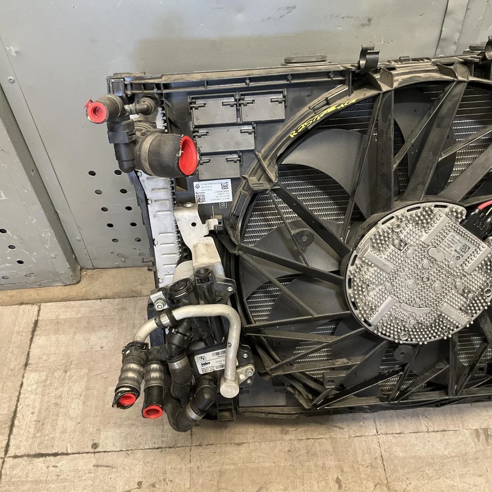 2012-2015 BMW 650i Radiator Condenser Fan Set At Factory OEM Replacement Part Foto 2 de 4