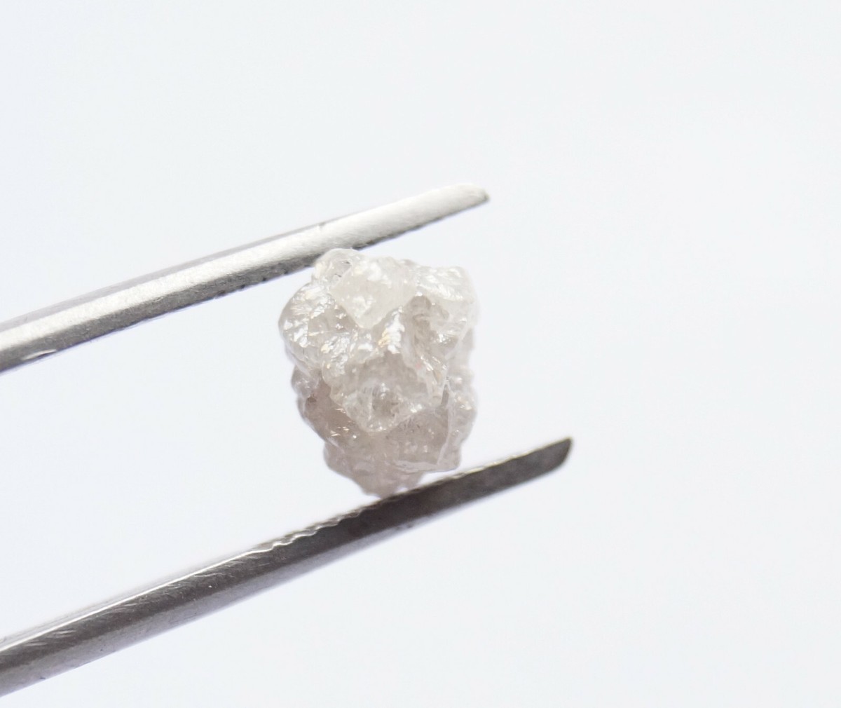 Diamant Brut Naturel - Poids 2,85 Ct - Couleur Gris Blanc Clarté I3 - Dimensions ~8,09 Mm - Neuf Sans Emballage