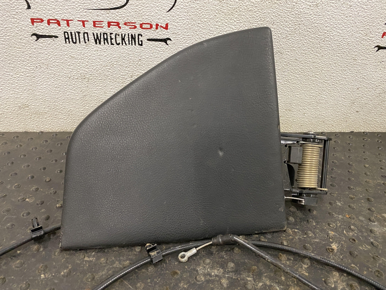 09-12 MASERATI GRANTURISMO REAR CONVERTIBLE TOP SIDE FLAPS W/ CABLES
