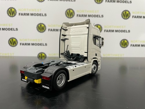 MARGE MODELS 1:32 SCALE SCANIA R500 4X2 WHITE - Picture 4 of 6