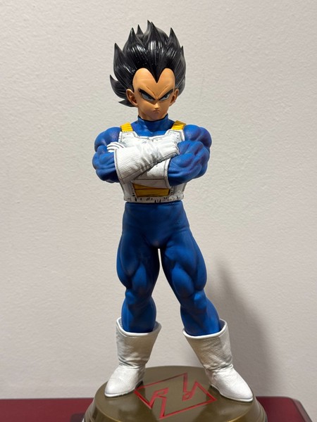 VEGETA Dragon Ball Z, figure resin 30cm pintada a mano numero serie unica
