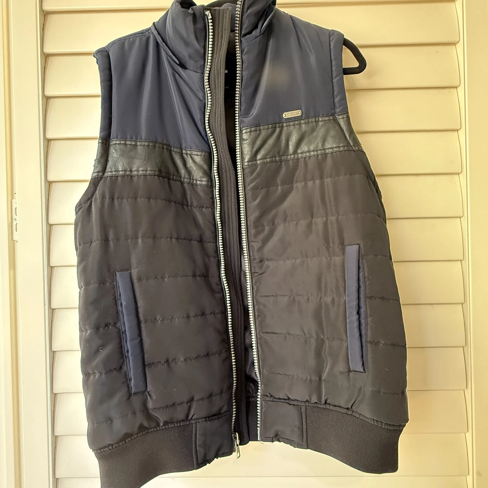 GUESS Mens Medium Navy Black Puffer Vest Full Zip Pockets