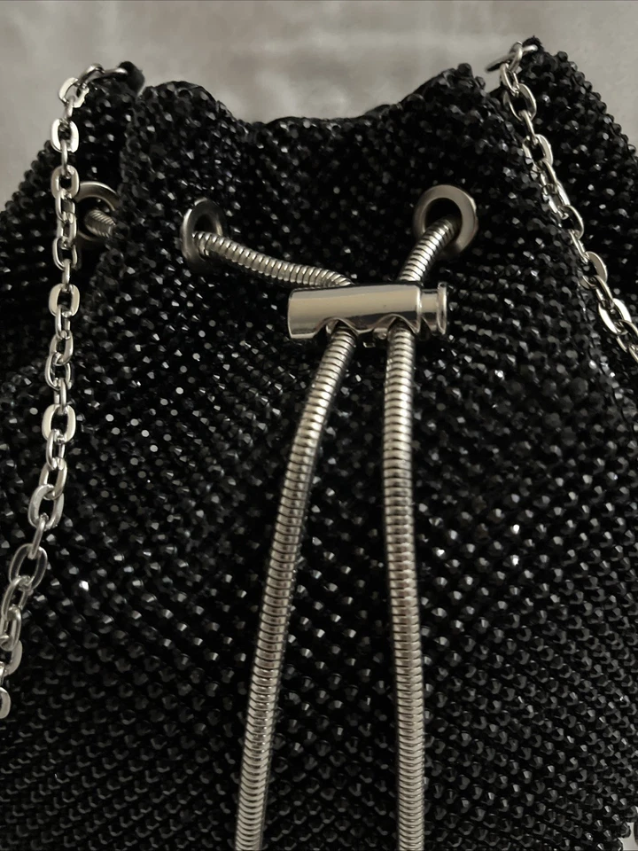 I.N.C. Bolso cubo International Concepts mini con cordón de diamantes Foto 3 de 4